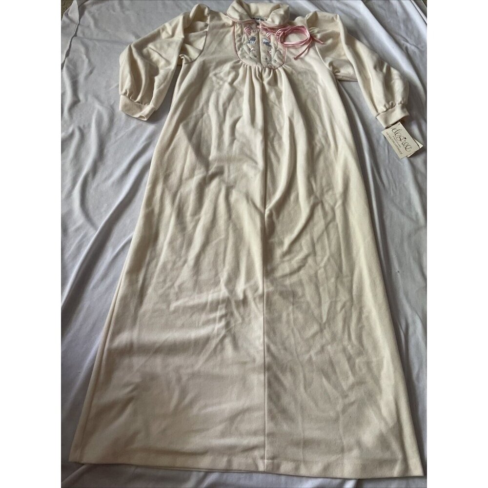 Vintage Sears Apostrophe Ivory Nightgown With Embroidered Collar & Pink Tie Clos